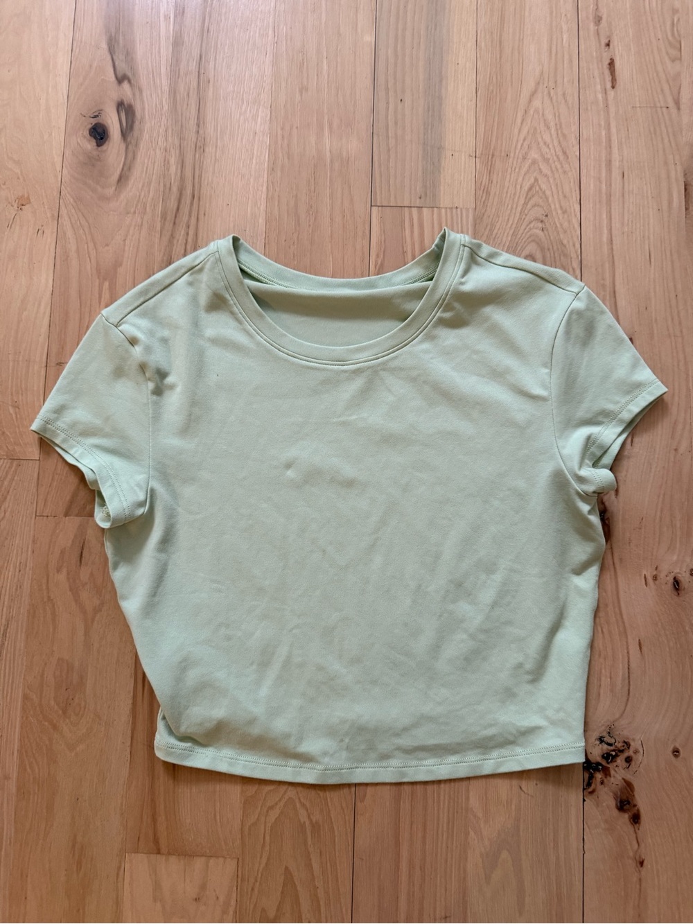 Alo Yoga Alosoft Crop Finesse Short Sleeve Light Green Size XS?